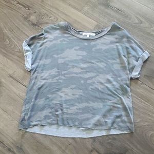 Camo cropped tee